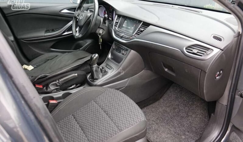 Opel Astra pilnas