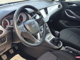 Opel Astra pilnas