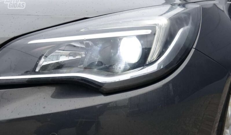 Opel Astra pilnas