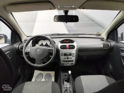 Opel Corsa pilnas