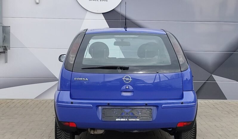 Opel Corsa pilnas