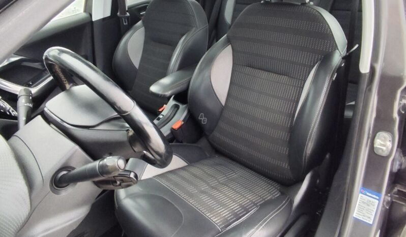 Peugeot 2008 pilnas