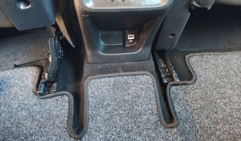 Peugeot Rifter pilnas