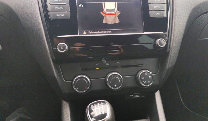 Skoda Octavia pilnas