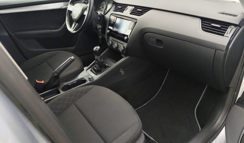 Skoda Octavia pilnas