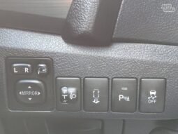 Toyota Auris pilnas