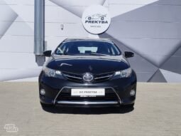 Toyota Auris pilnas
