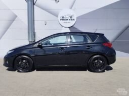 Toyota Auris pilnas