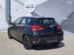 Toyota Auris pilnas