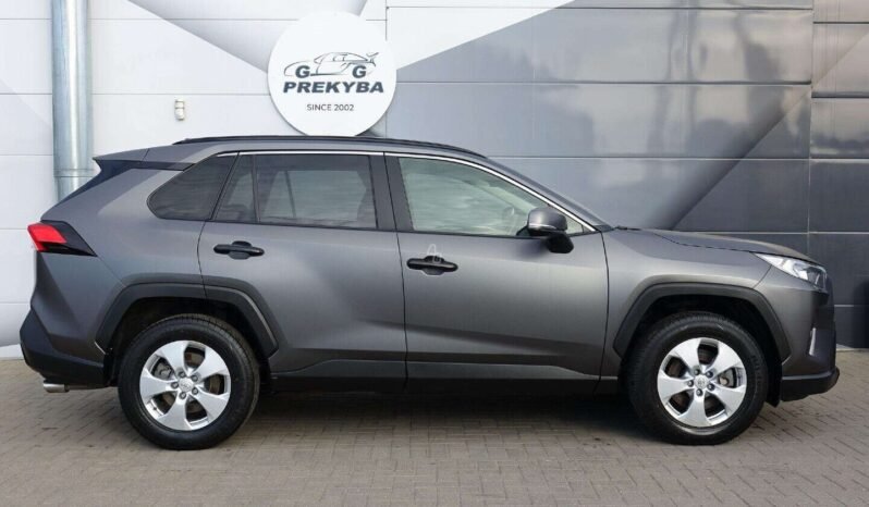 Toyota RAV4 pilnas
