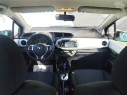 Toyota Yaris pilnas
