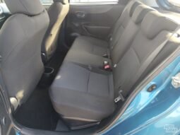 Toyota Yaris pilnas