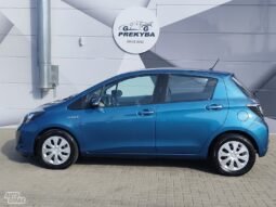 Toyota Yaris pilnas