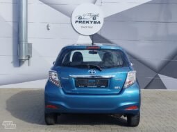 Toyota Yaris pilnas