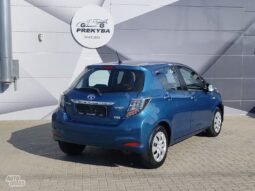 Toyota Yaris pilnas