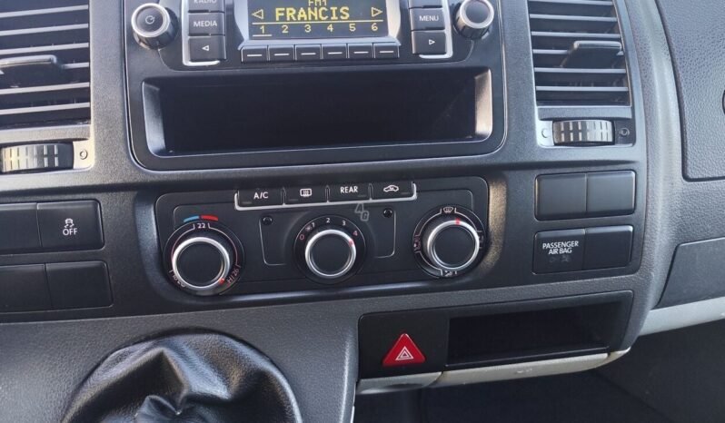 Volkswagen Caravelle pilnas