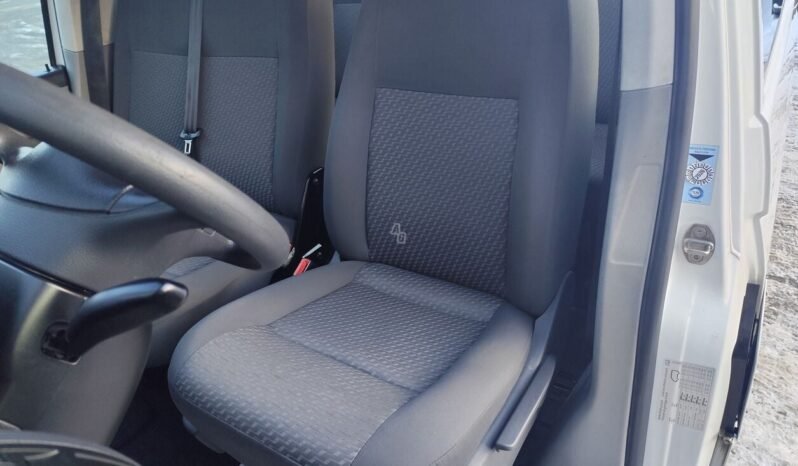 Volkswagen Caravelle pilnas