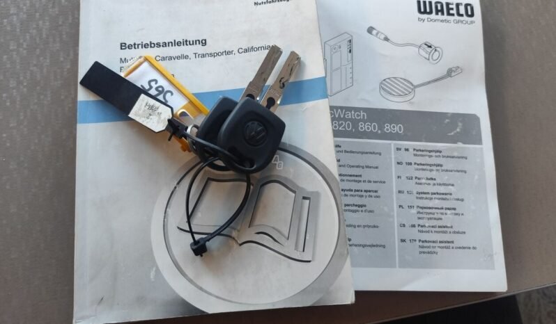 Volkswagen Caravelle pilnas