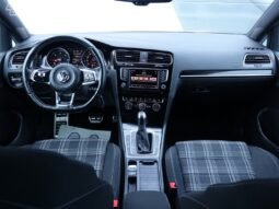 Volkswagen Golf pilnas
