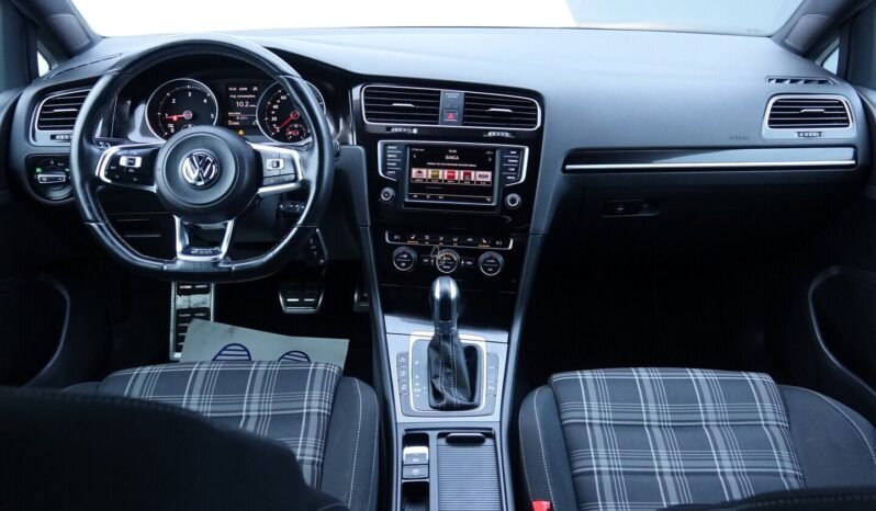 Volkswagen Golf pilnas