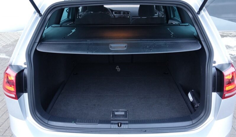 Volkswagen Golf pilnas