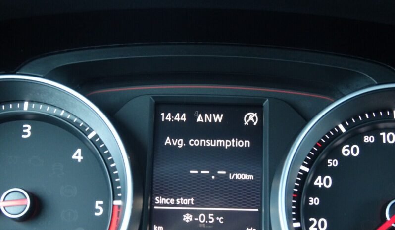 Volkswagen Golf pilnas