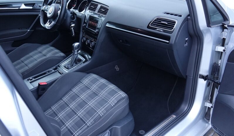 Volkswagen Golf pilnas