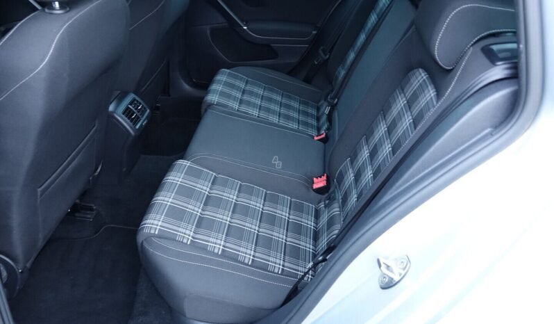 Volkswagen Golf pilnas