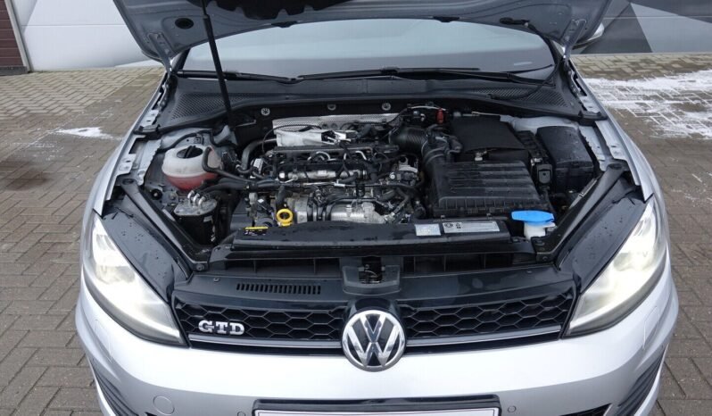 Volkswagen Golf pilnas