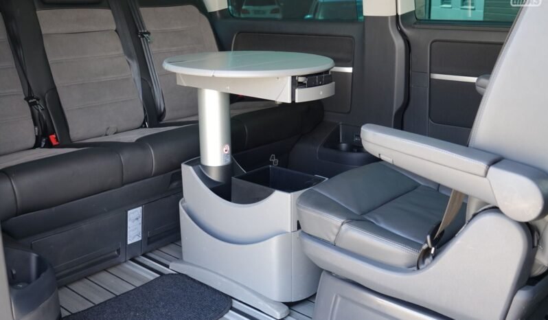 Volkswagen Multivan pilnas