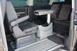 Volkswagen Multivan pilnas