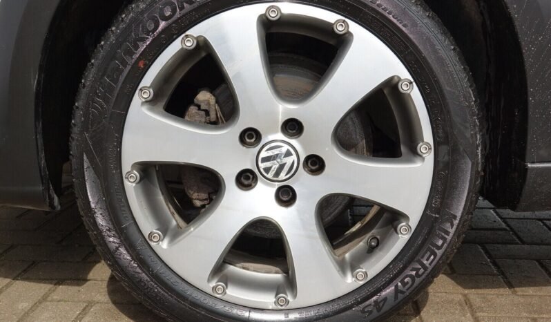 Volkswagen Touran pilnas