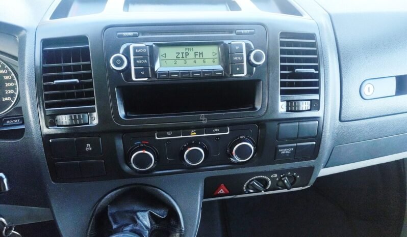 Volkswagen Transporter pilnas