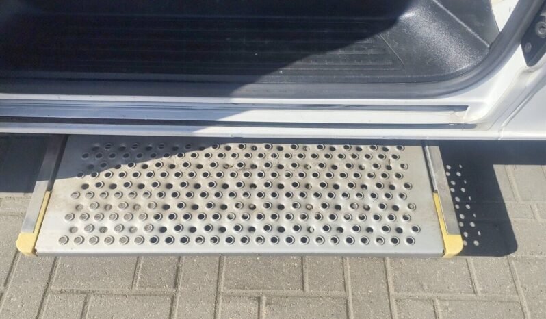 Volkswagen Transporter pilnas