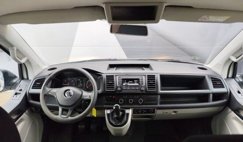 Volkswagen Transporter pilnas