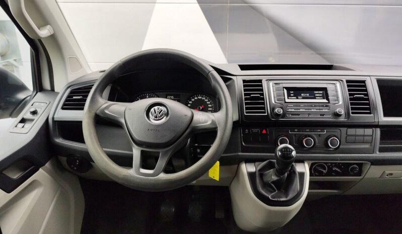 Volkswagen Transporter pilnas
