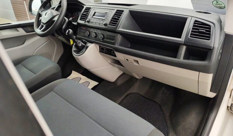 Volkswagen Transporter pilnas