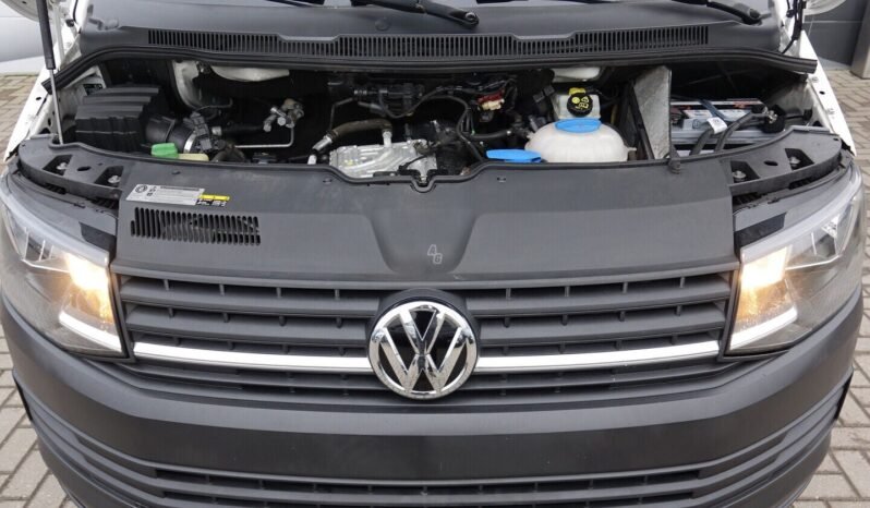 Volkswagen Transporter pilnas