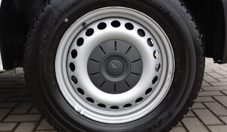 Volkswagen Transporter pilnas