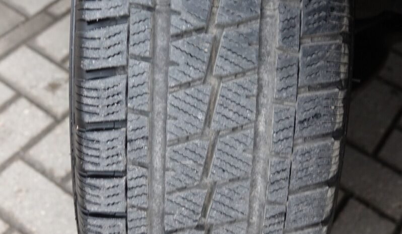 Volkswagen Transporter pilnas