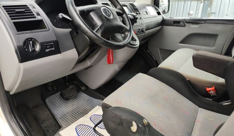 Volkswagen Transporter pilnas