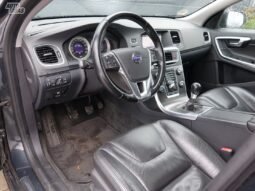 Volvo V60 pilnas