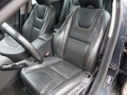 Volvo V60 pilnas