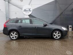 Volvo V60 pilnas