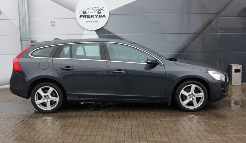 Volvo V60 pilnas