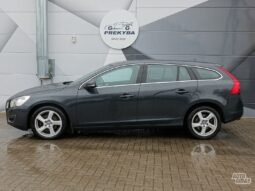 Volvo V60 pilnas