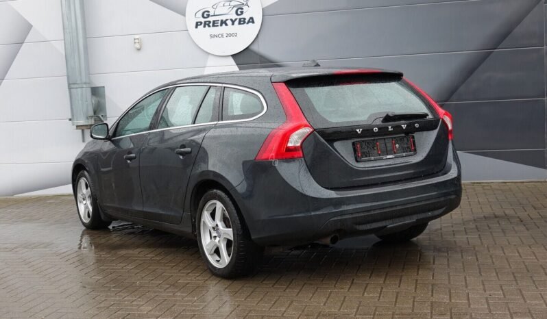 Volvo V60 pilnas