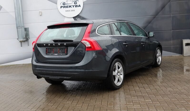 Volvo V60 pilnas