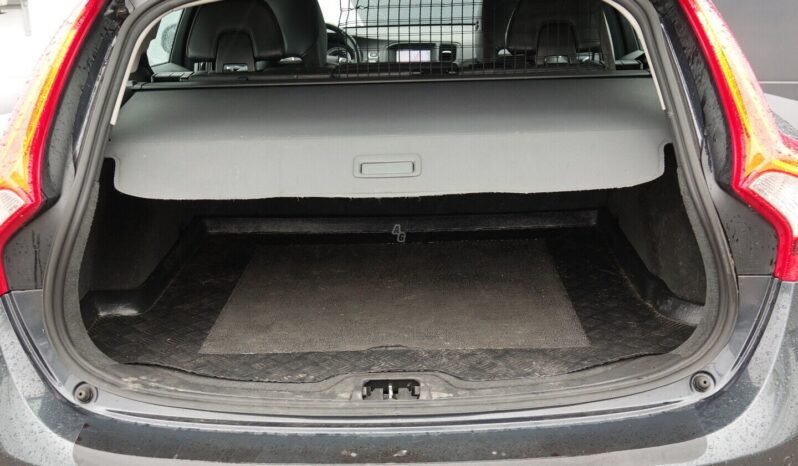 Volvo V60 pilnas