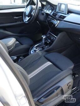 BMW 225 Active Tourer pilnas